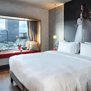 **** فندق Radisson Red Hotel, النمسا