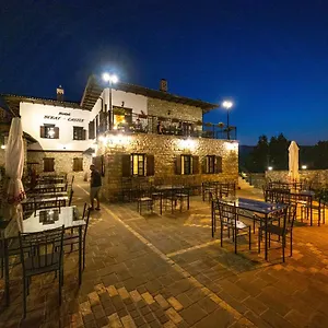 Castle Szálloda Berat